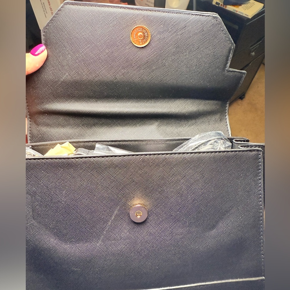 Trina Turk Elegant Black Shoulder Bag - Picture 6 of 11